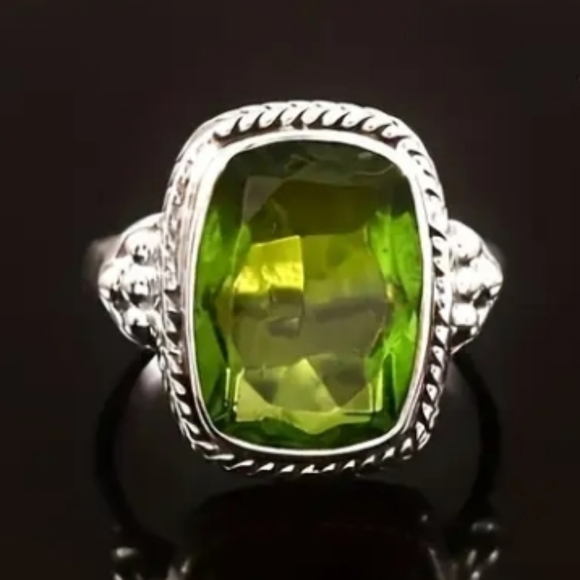 Silvertone Green Gemstone Ring - Picture 1 of 3